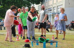 Spielerischer Sport vorm „Ossi am Plani“
