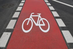 Neuer Asphalt auf rund einem Km Länge