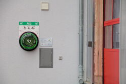 Lebensrettungs-Technik am Feuerwehrhaus