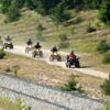 Touren mit dem Quad, wie hier bei Klein Partwitz, sind trotz rutschungsbedingter Streckenbeschränkungen beliebt bei den Touristen