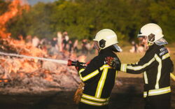 Hexenfeuer: Kaum brannte der Haufen, kam die Feuerwehr