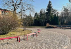 Oberschüler vermissen Schatten auf dem Schulhof
