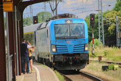 Testfahrt: Polnischer Zug hält in Hoyerswerda