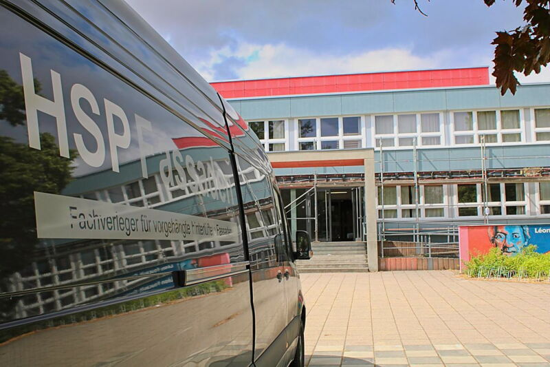 Erneuerungen in und an zwei Schulgebäuden