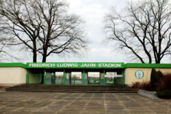 Sieben Treffer in Hoyerswerdas Jahn-Stadion