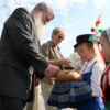 Kinder der Schwarzkollmer Kita hießen die Jurymitglieder des letzten Landeswettbewerbs Unser Dorf hat Zukunft willkommen