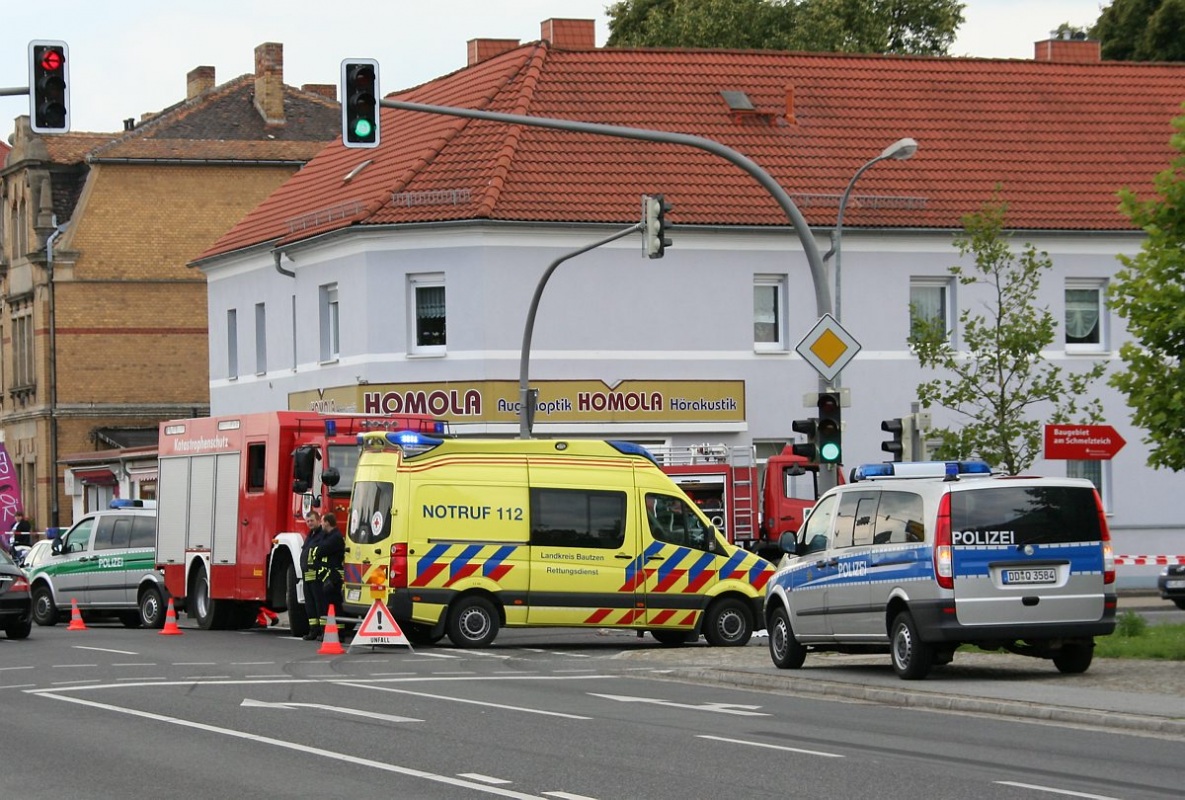 Brummi-Fahrer übersieht Radler