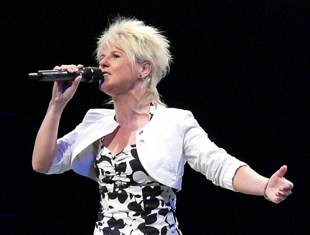 Linda Feller bei einem früheren Auftritt in der Lausitzhalle Hoyerswerda. Foto: Jost Schmidtchen