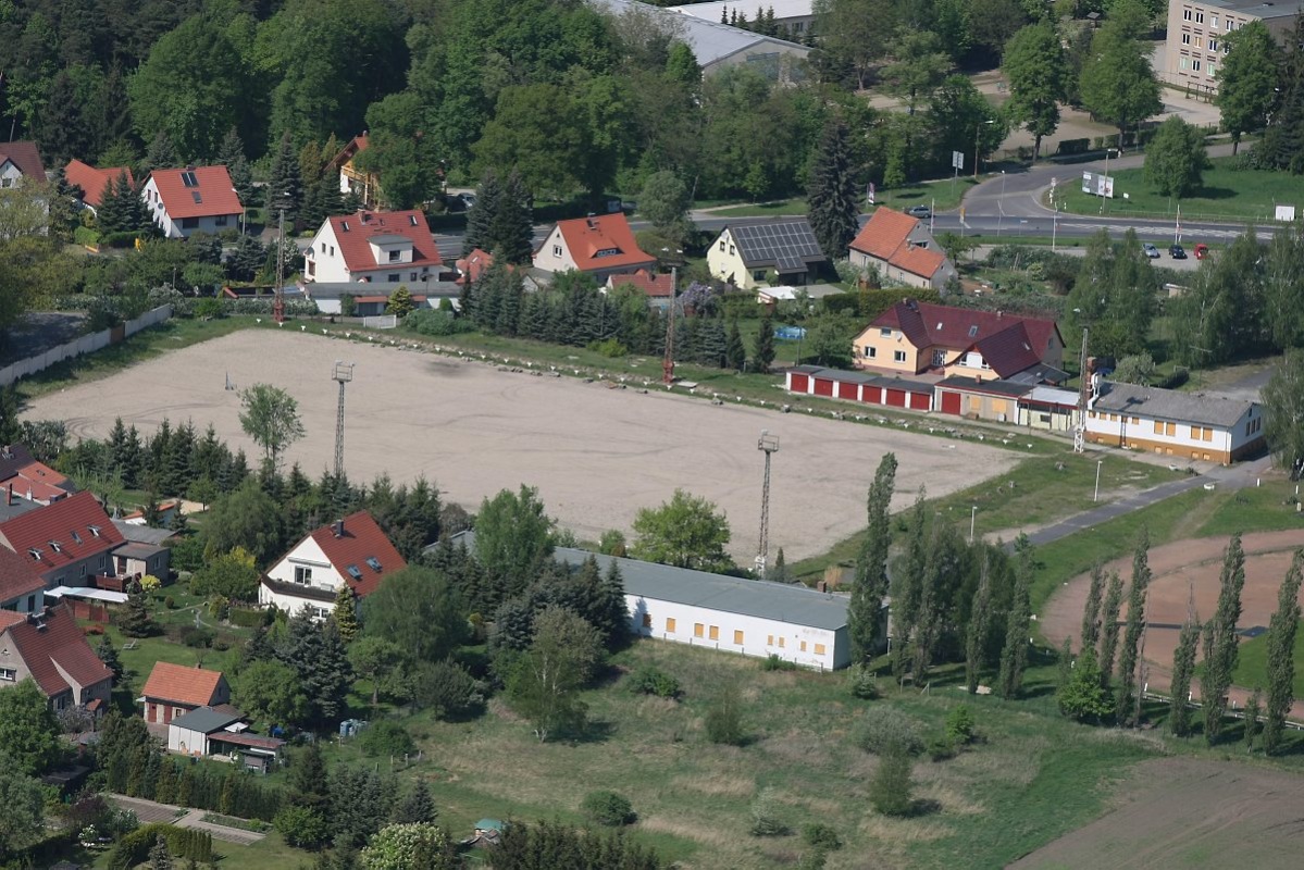 Versammlung zu Bauplänen