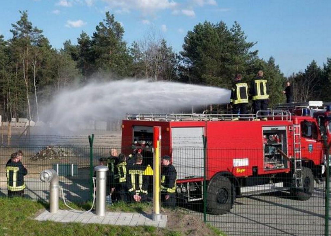 Löschwasser sprudelt