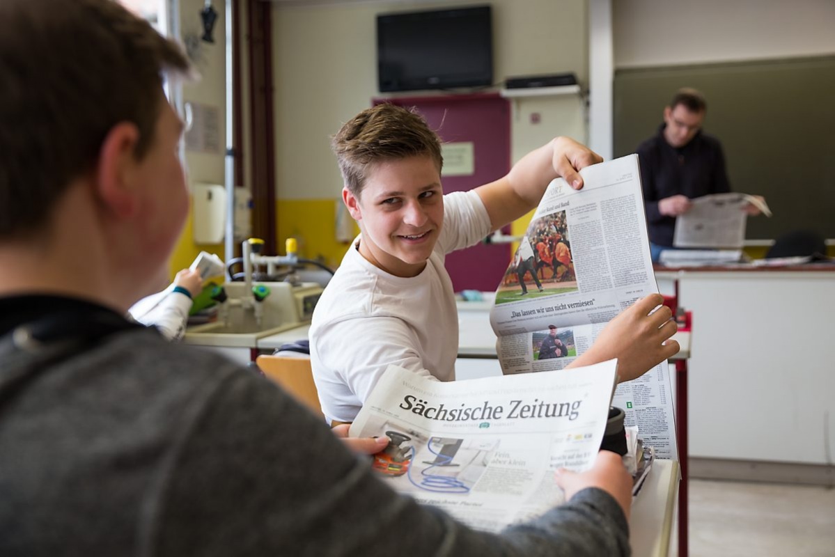 In der Zeitung geblättert