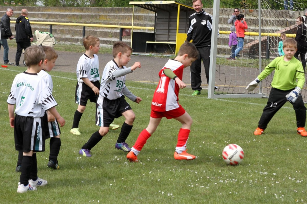Jungs spielen EM