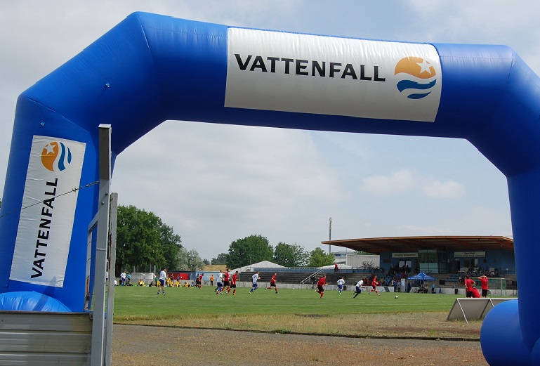 Kumpel treiben Sport