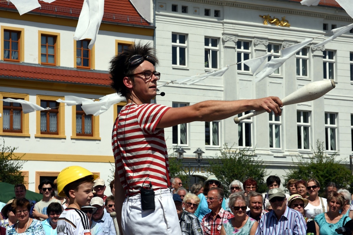 2.600 beim Straßentheater