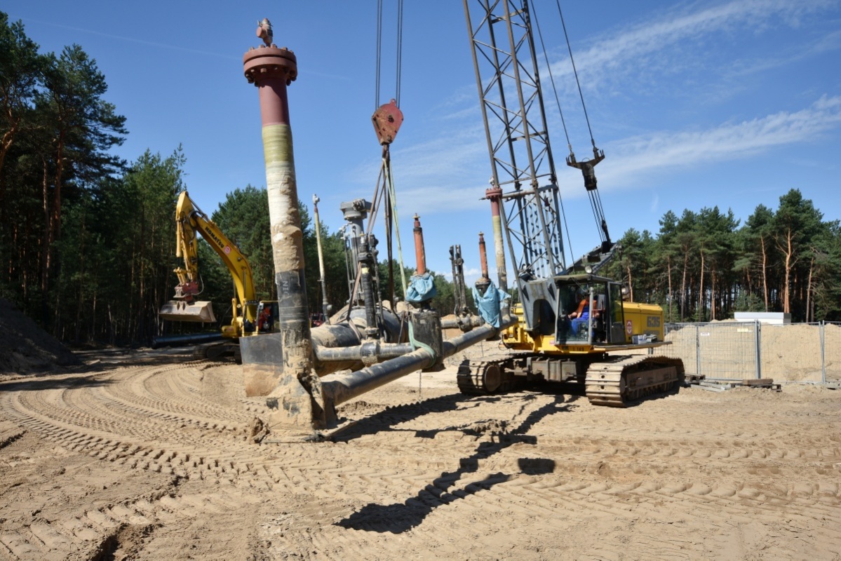 Die letzte alte Armaturengruppe wurde gestern bei Burg ausgebaut. Foto: Uwe Schulz