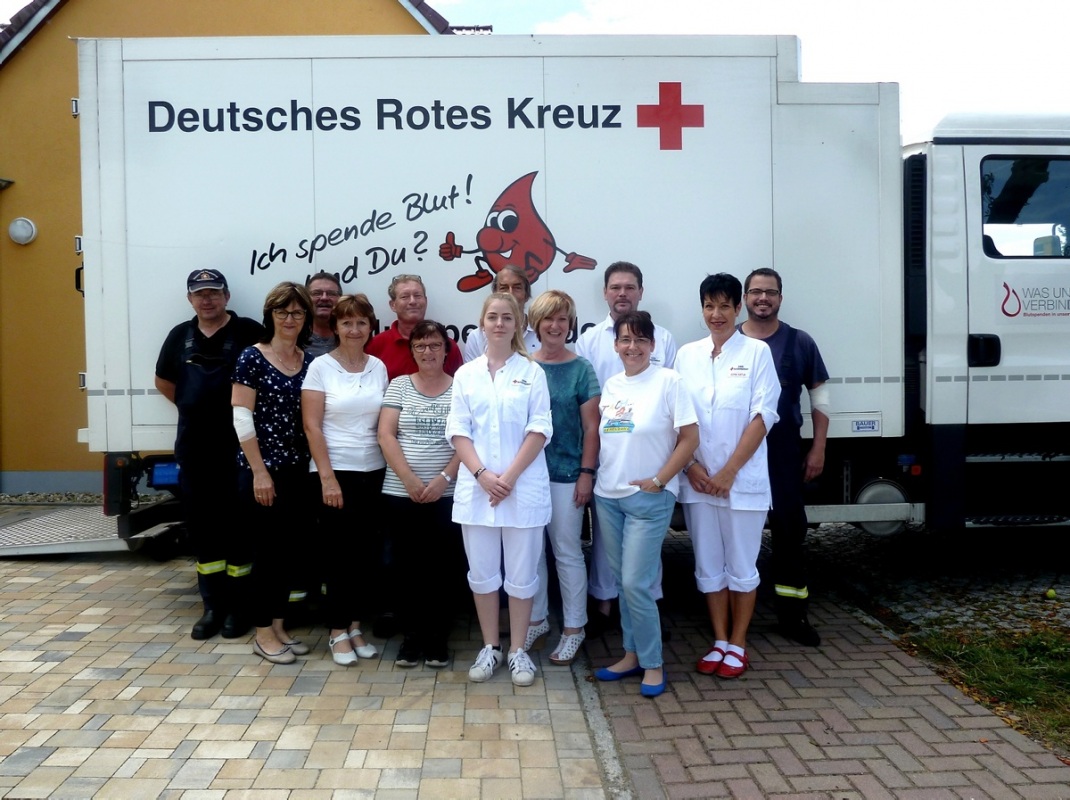 Mehr als 40 "Konserven" fürs DRK