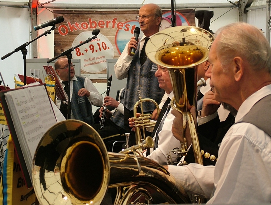 Spielte am Sonntag auf Wunsch sogar den Radetzkymarsch - das Orchester Lausitzer Braunkohle. Foto: Uwe Jordan