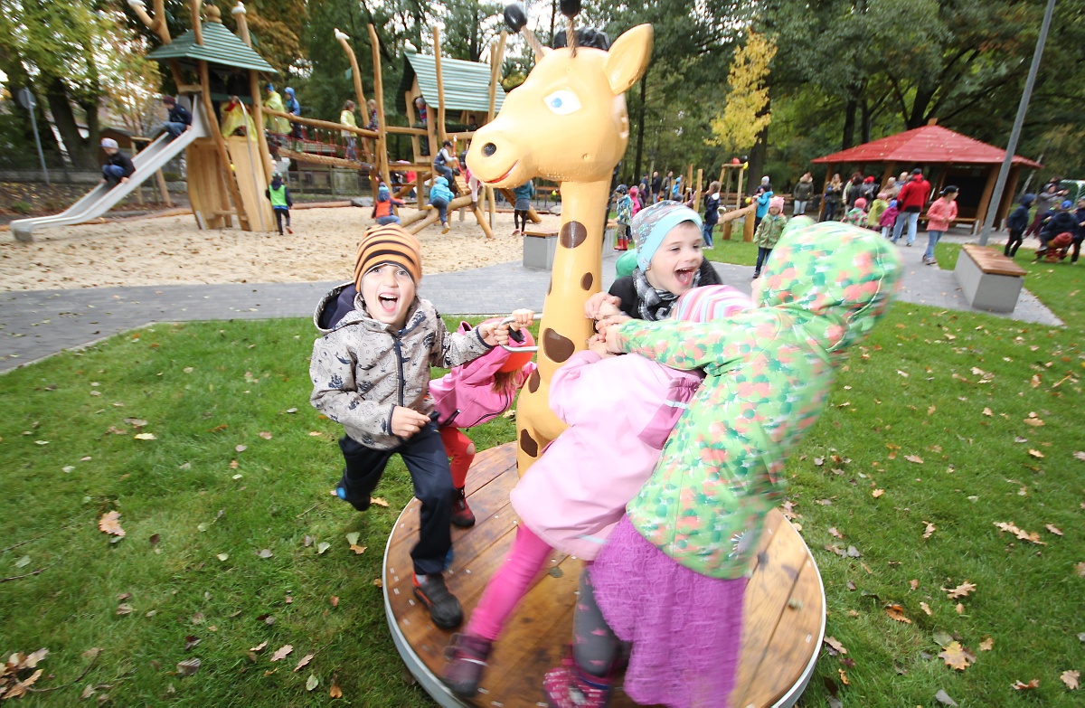 Sturm auf neuen Spielplatz