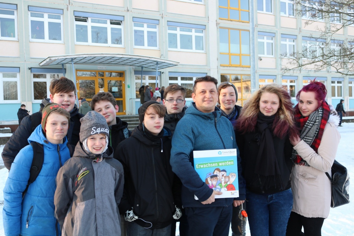 Pädagogische Hilfe beim „Erwachsenwerden“ spielt an der Oberschule „Am Planetarium“ eine besondere Rolle. Lehrer Klaus Sauer berichtet von weniger Stress und höherer Konzentration.  Foto: Fürst