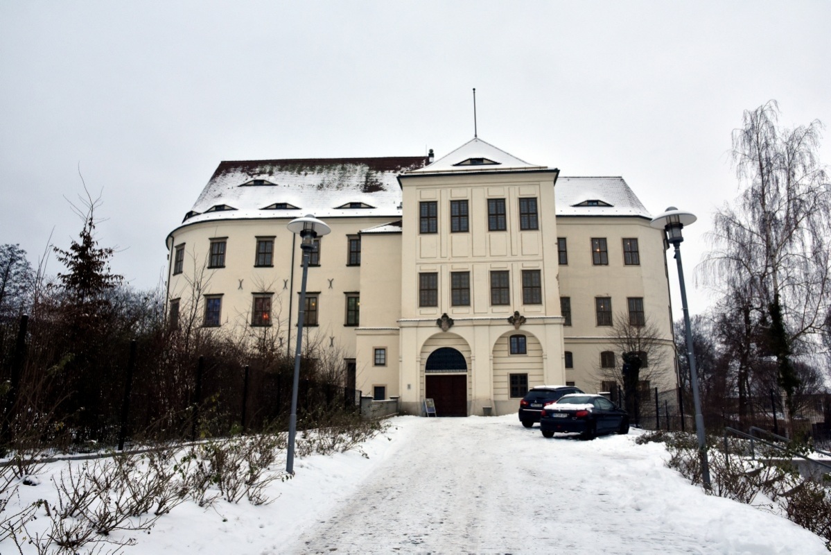 Das Hoyerswerdaer Schloss ist auch im Winter einen Besuch wert. Foto: Uwe Schulz