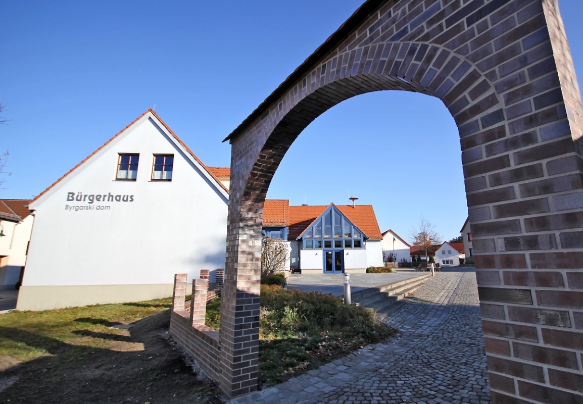 Das Bürgerhaus in Bröthen ist jetzt auch Galerie des Fotostammtischs Hoyerswerda. Foto: Archiv/Ralf Grunert