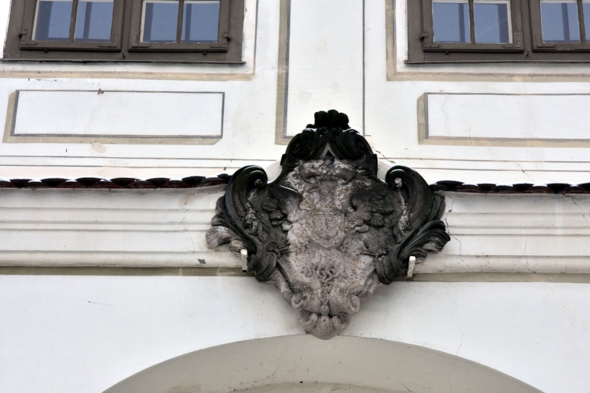 Dieser Anblick ist derzeit so nicht möglich. Das Schloss Hoyerswerda ist eingerüstet, wird zur Baustelle. Foto: Uwe Schulz