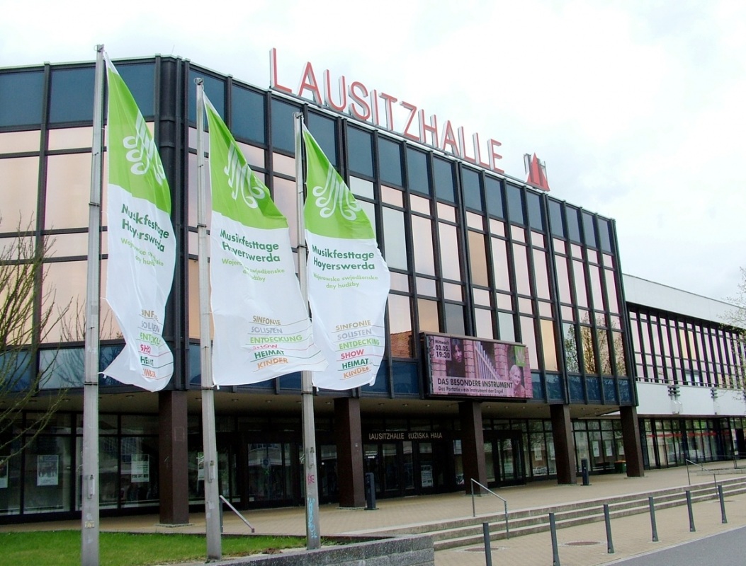 Acht Veranstaltungen der Musikfesttage ziehen vom Schloss aus um - sechs davon in die Lausitzhalle. Foto: Uwe Jordan