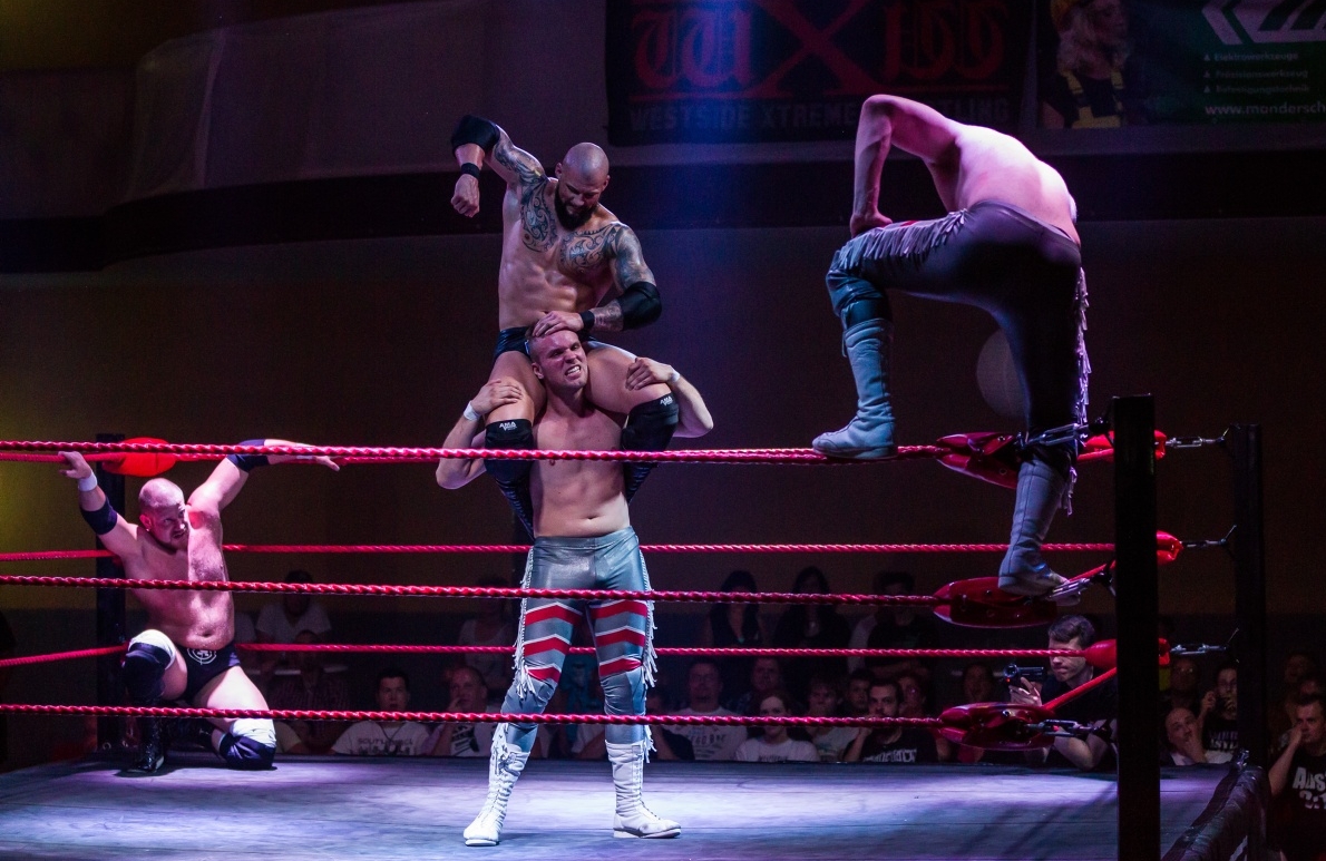 TagTeam-Match beim letzten Auftritt der wXw im Hoyerswerdaer Seenland Bowling & Eventhouse. Foto: Gernot Menzel