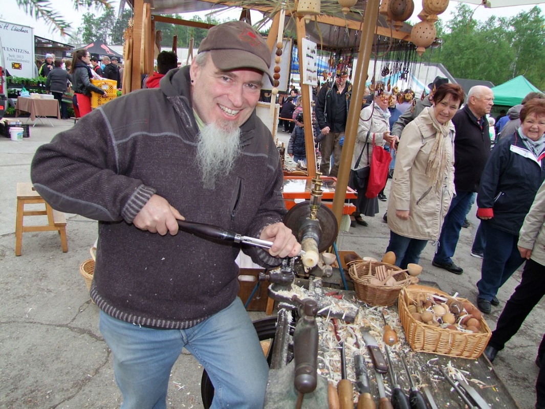 Gut besuchter Bauernmarkt