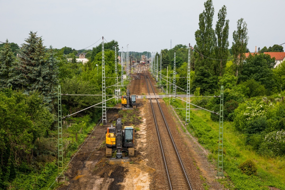 Arbeiten am Bahndamm