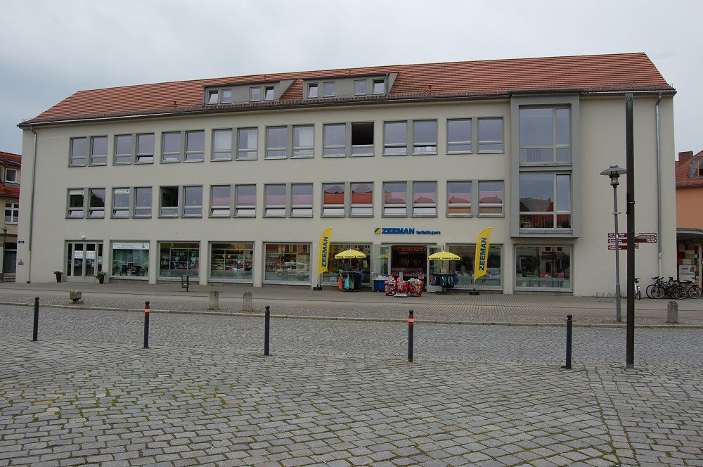 Platz für zehn Autos