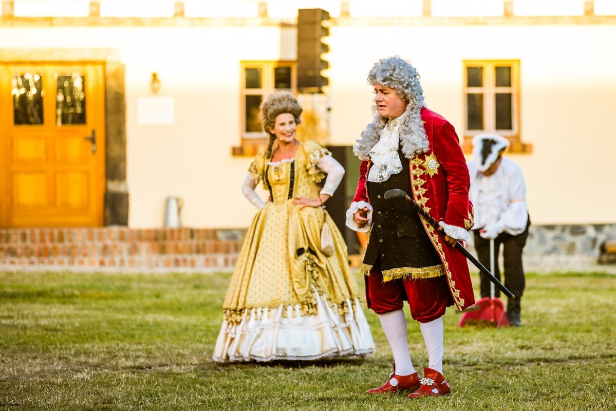 August der Starke und Gräfin Cosel - zu sehen bei den Krabat-Festspielen in Schwarzkollm. Foto: Gernot Menzel