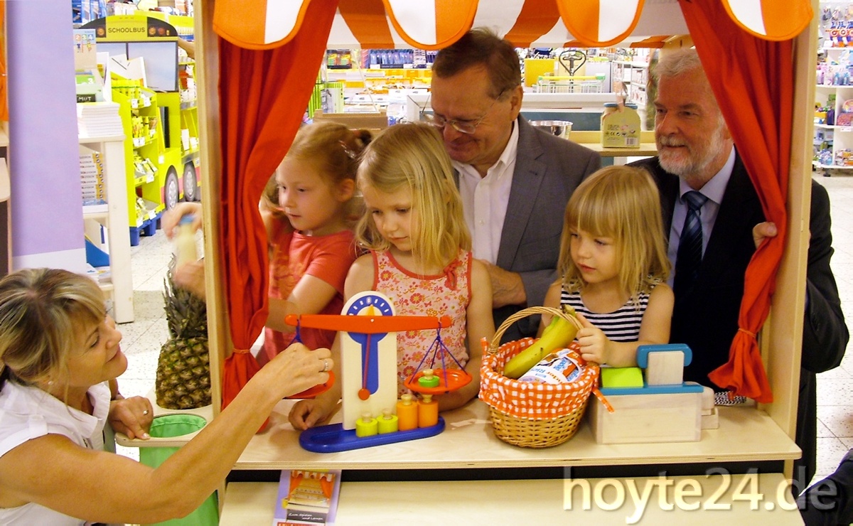 Ein Kinderkaufladen steht als Anschauungsobjekt im Hoyerswerdaer Globus-Großmarkt am Kamenzer Bogen 1. Foto: Uwe Jordan