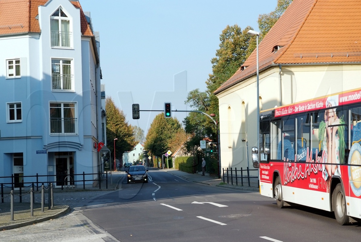 Auf dem Fünfarmigen Knoten in der Altstadt grenzen der bereits reparierte Teil der Frentzelstraße an den noch ausstehenden der Heinestraße. Foto: Archiv/Schulz