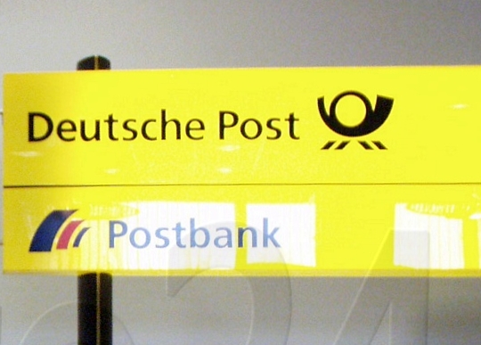 Am Montag nur hinter verschlossenen Türen: Postbank-Logo. Foto: Uwe Jordan (Archiv)