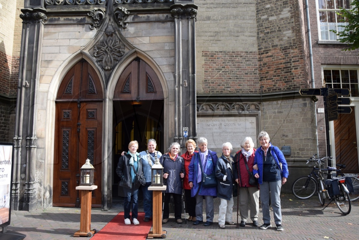 Hoyerswerdaer und Gastgeber in Deventer auf den Spuren des Theologen Geert Grote. Foto: Katrin Demczenko