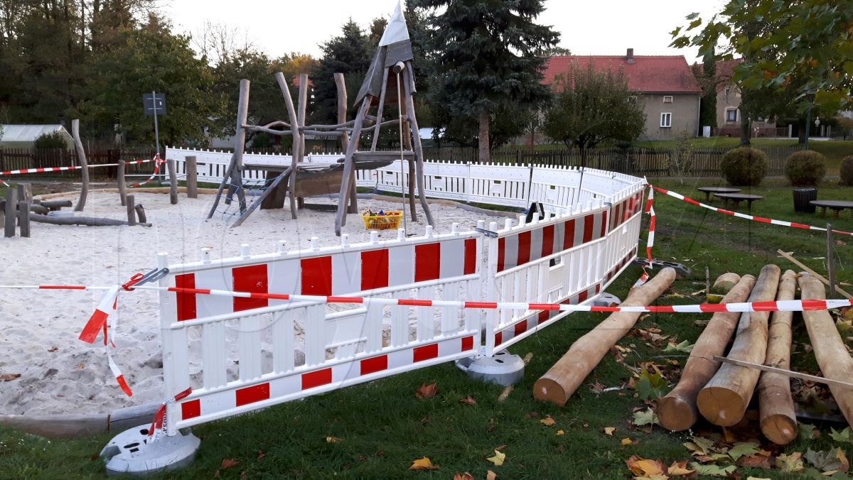 Werkeln am Spielplatz