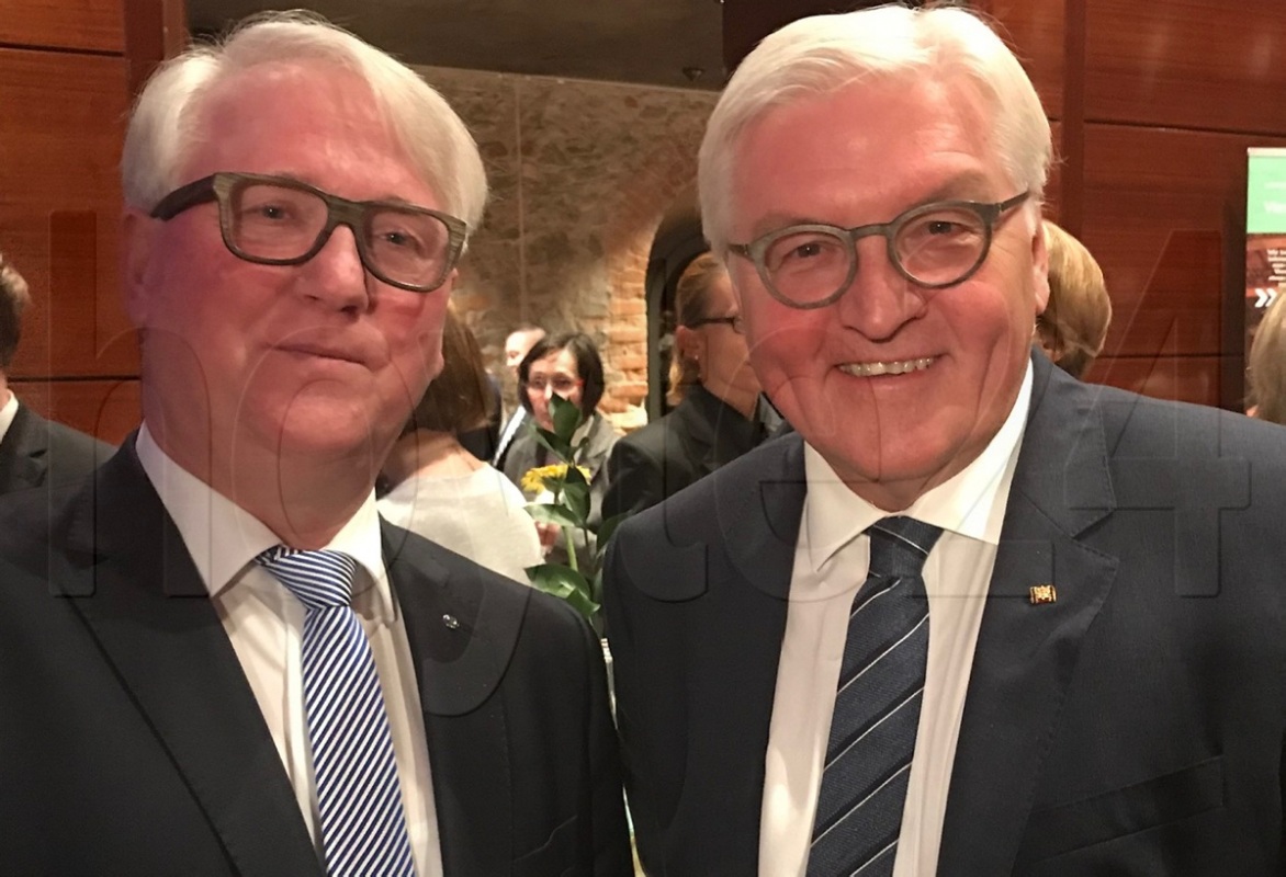 Staatsoberhaupt getroffen