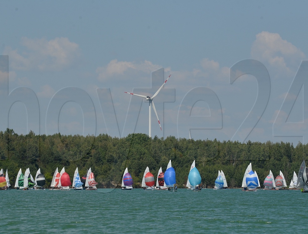 Ixylon-Jollen bei der Wettfahrt auf dem Partwitzer See. Foto: Jörg Diebel