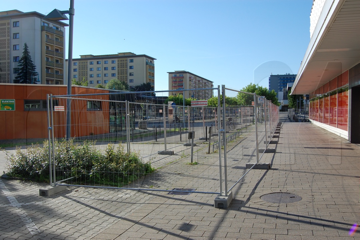 Baustelle für Platz-Sanierung erweitert