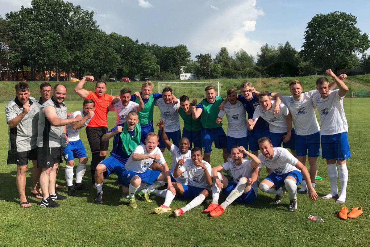 Neustädter Fußballer bejubeln Landesliga-Aufstieg