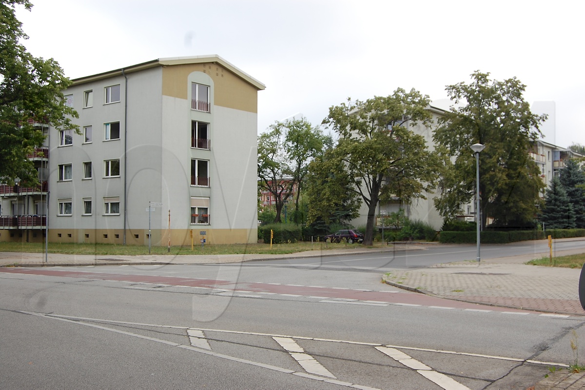 Knie-Kreuzung weniger gefährlich