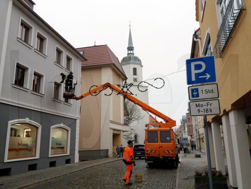 Eine Dekoration kommt zur nächsten