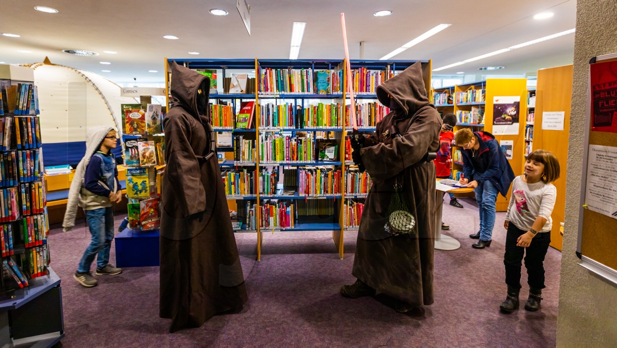 Jedi-Ritter zu Besuch in der Stadtbibliothek