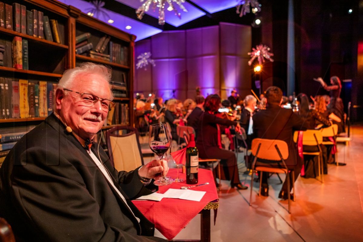 Ein Ehrenbürger als Konzert-Conférencier
