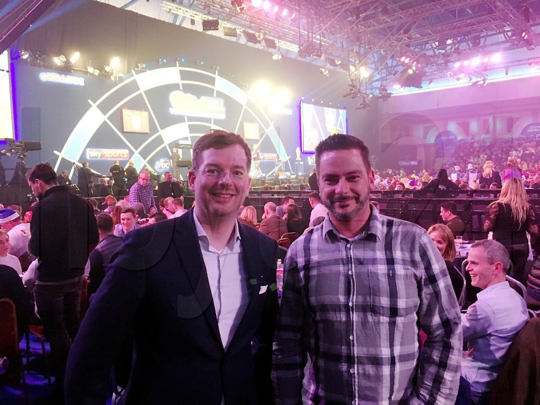Zwei Wittichenauer beim Darts-WM-Finale