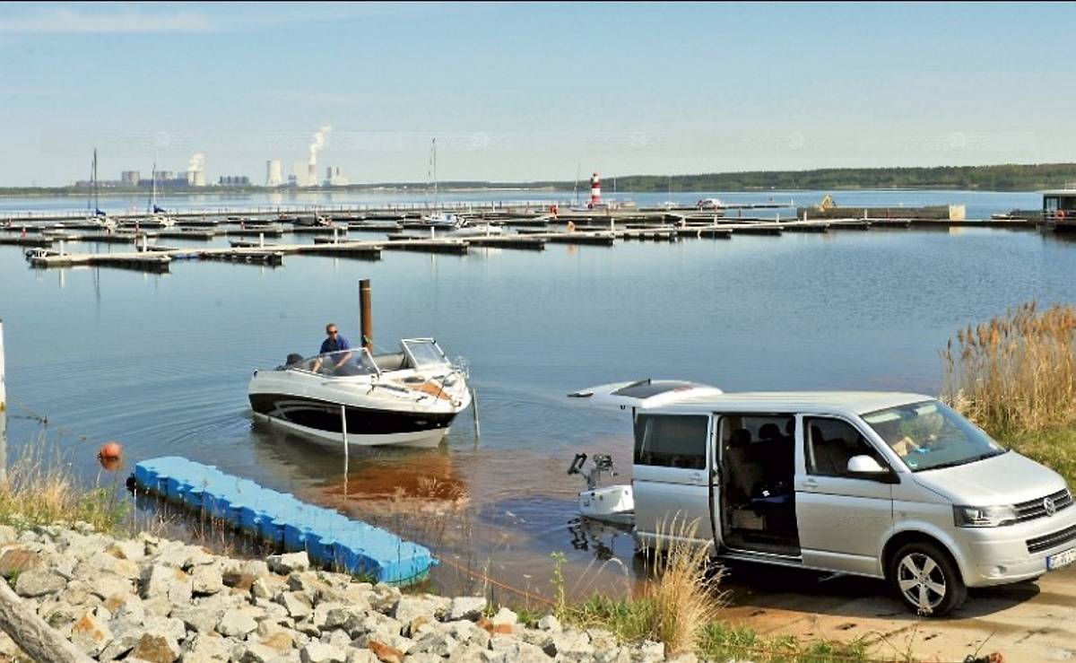 Die ersten Boote sind im Wasser