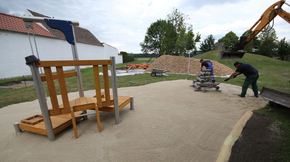 Spielplatz wird auf Vordermann gebracht