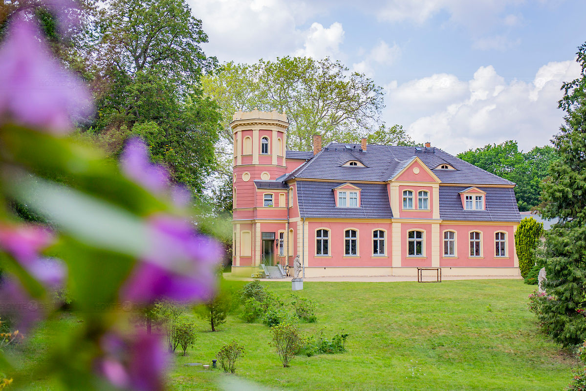 Ein Schloss ein paar Kilometer in Richtung Osten