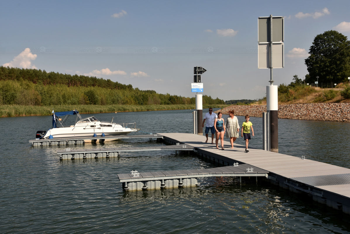 Neuer Bootsanleger vor der Kanal-Schleuse